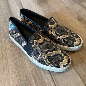 Vince Blair Womens Slip-On Sneakers Beige Snake Print Contrast Sole